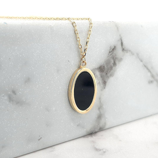 Onyx 9ct Yellow Gold Oval Pendant on 9ct Yellow Gold Trace Chain