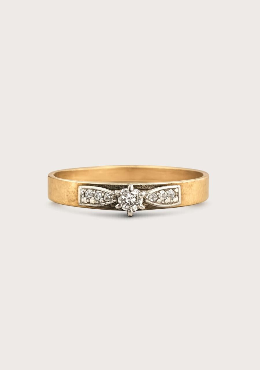 Estate 9ct Yellow Gold Diamond Solitaire Ring
