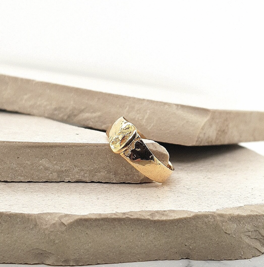 Estate 9ct Yellow Gold Buckle Ring