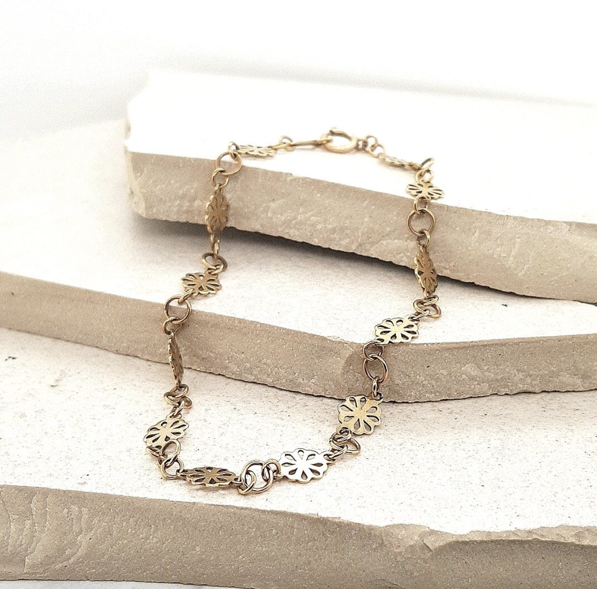 Estate 9ct Yellow Gold Flower Bracelet