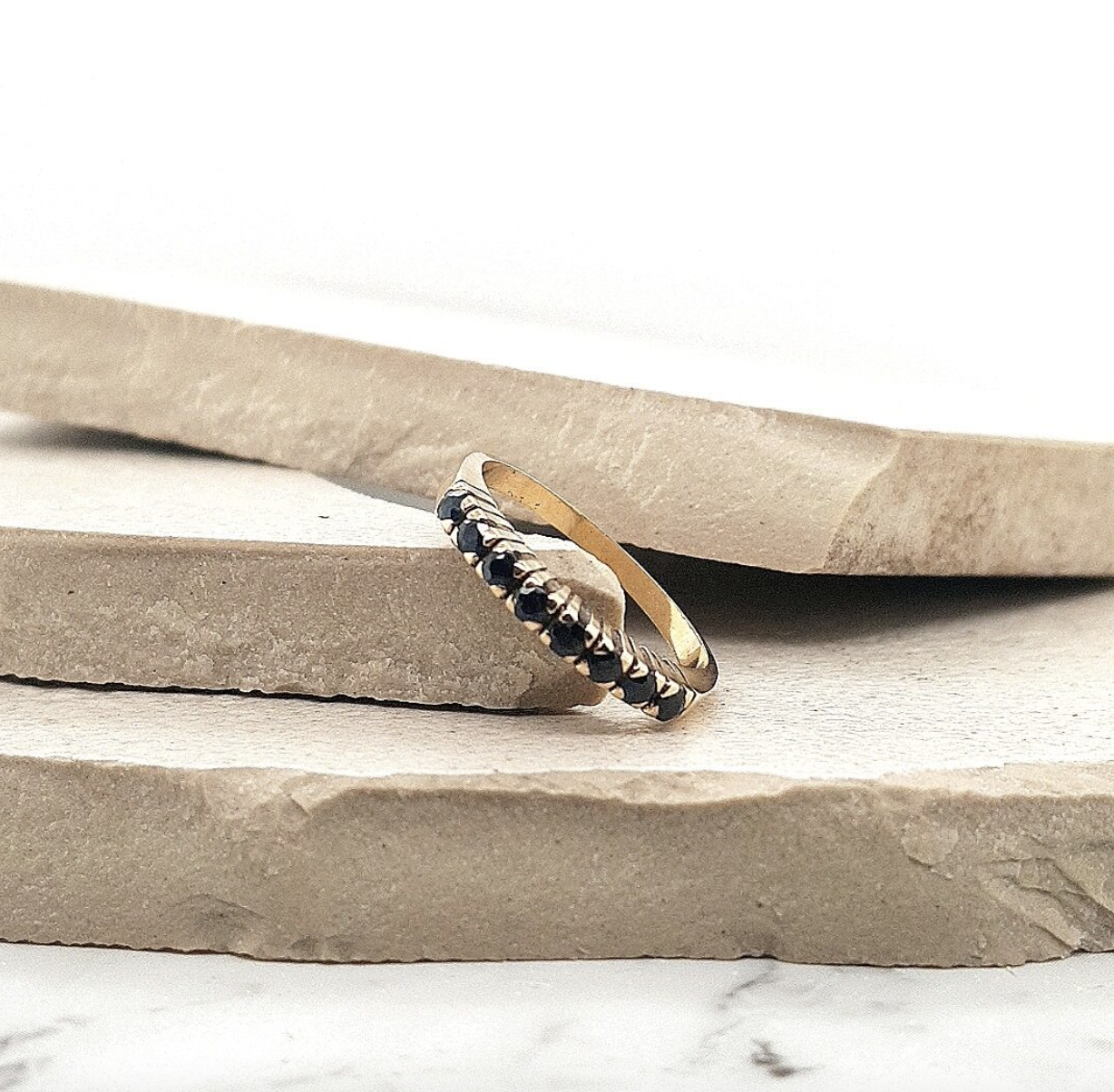 Estate 9ct Yellow Gold Sapphire Claw Set Band