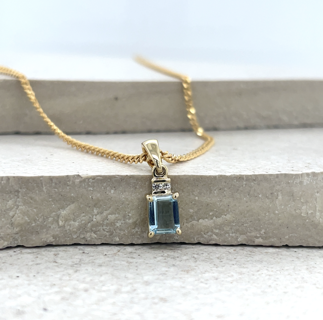 Aquamarine & Diamond 9ct Yellow Gold Pendant