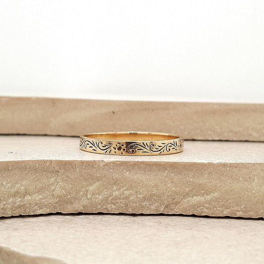 Estate 9ct Yellow Gold Engraved Patterned Band