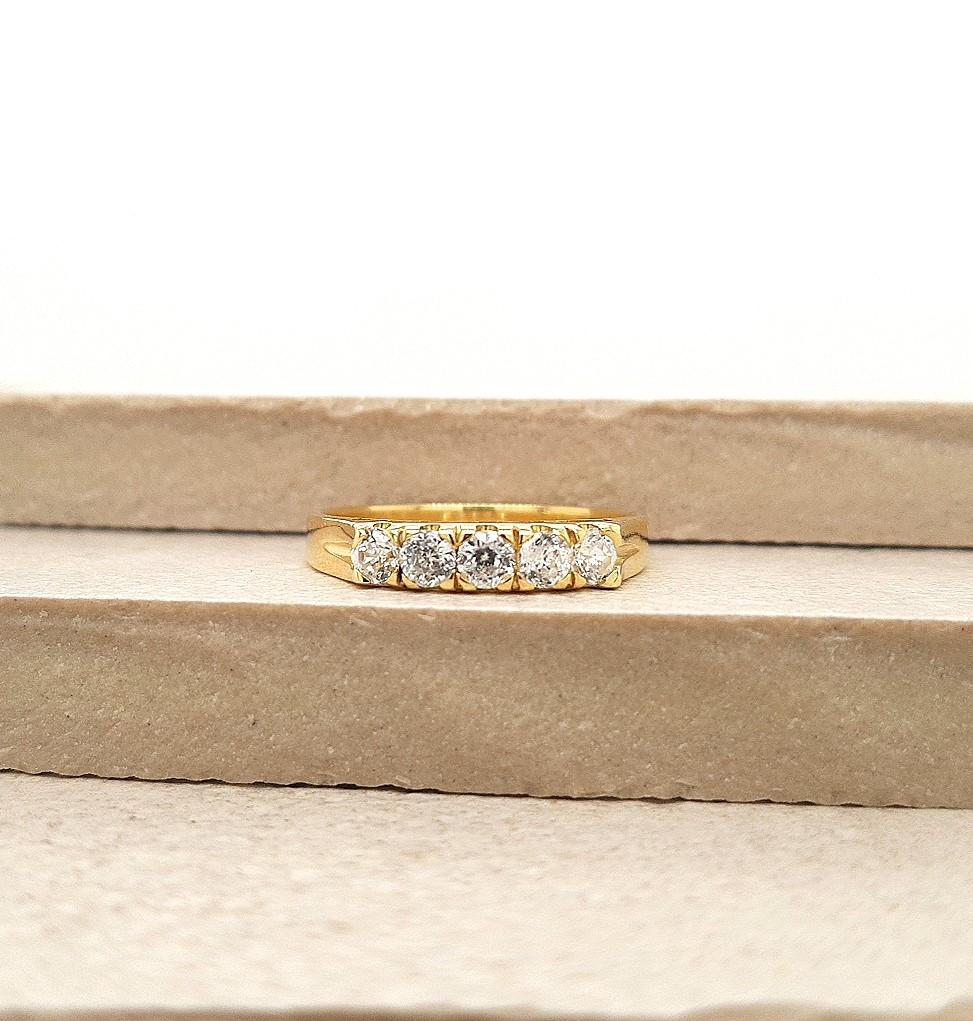 Estate 9ct Yellow Gold Five Stone Cubic Zirconia Ring