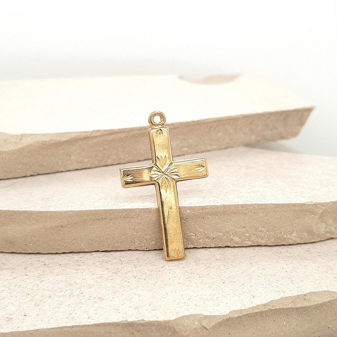 Estate 9ct Yellow Gold Cross Pendant