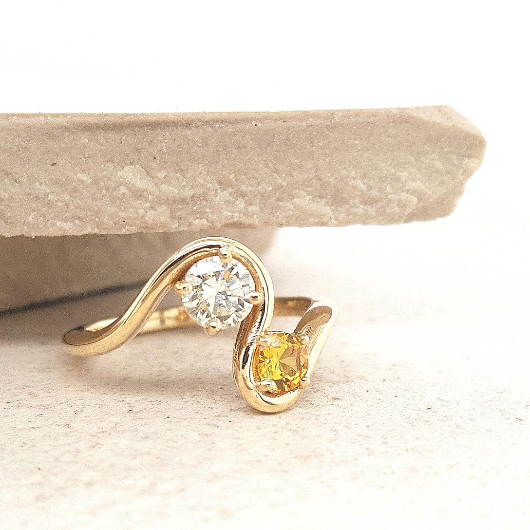 Yellow Sapphire & Diamond 9ct Yellow Gold Organic Curved Band