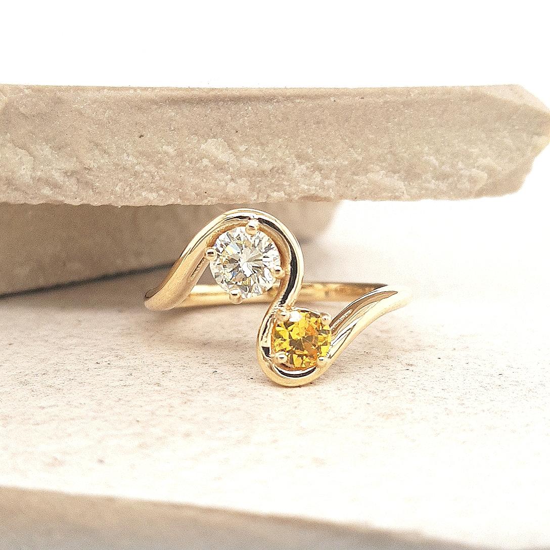 Yellow Sapphire & Diamond 9ct Yellow Gold Organic Curved Band