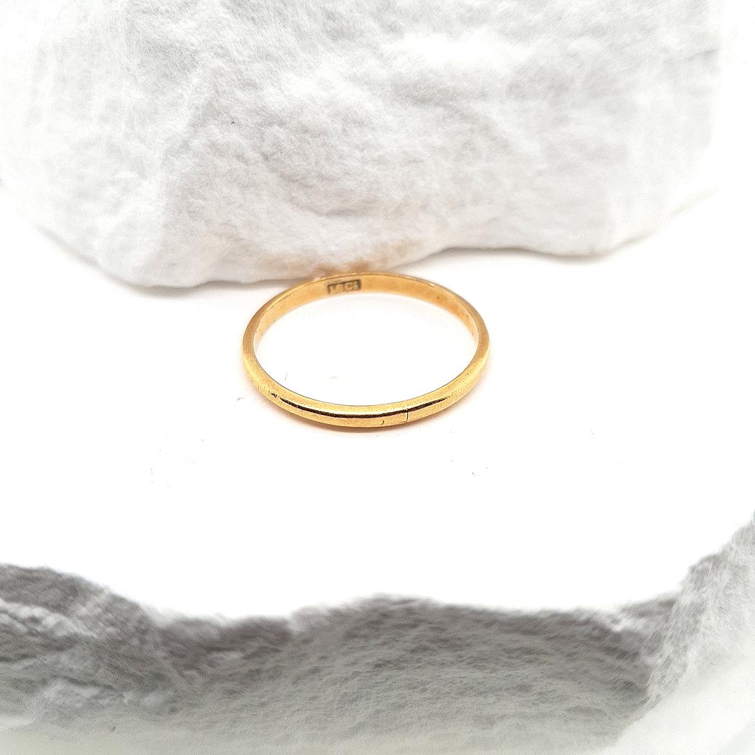 Estate 18ct Yellow Gold 1.8mm Plain Band