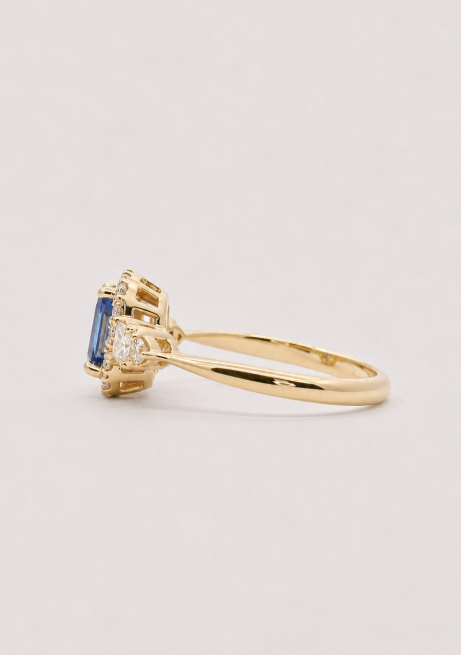 Ceylonese Sapphire & Diamond 18ct Yellow Gold Halo Ring
