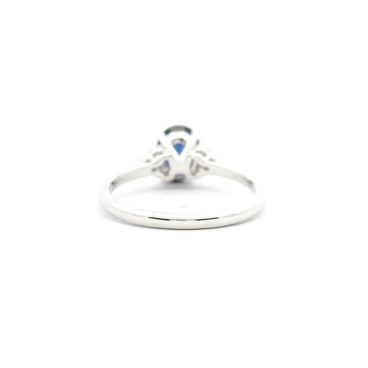 Lab Grown Oval Sapphire & Lab Diamond 10ct White Gold Ring