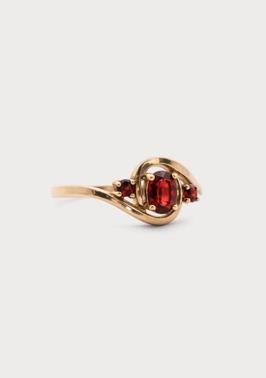 Estate 9ct Yellow Gold Garnet Three Stone Ring