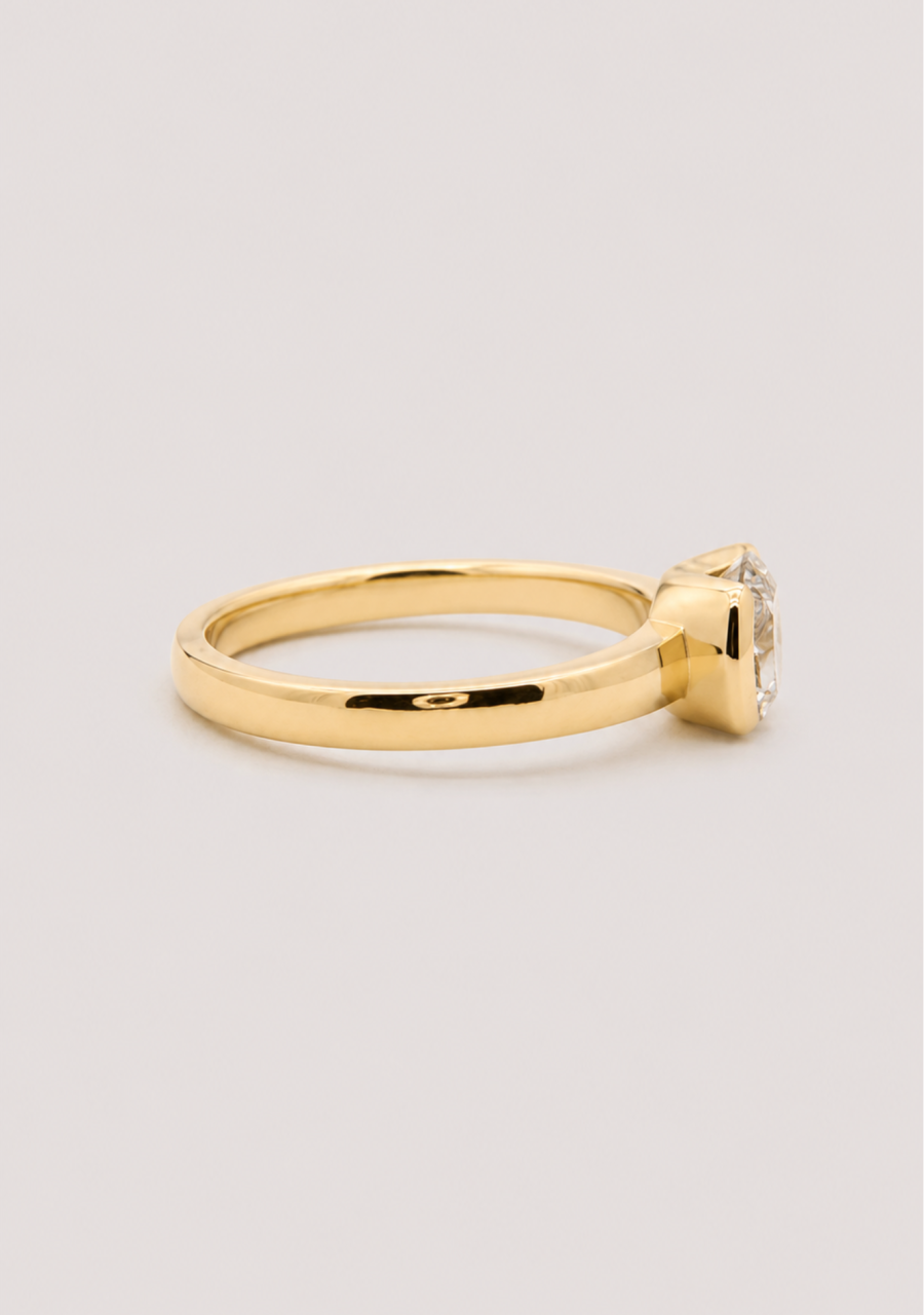 Lab Grown 1.00ct Round 9ct Yellow Gold Narrow Semi Bezel Lab Grown Diamond Ring