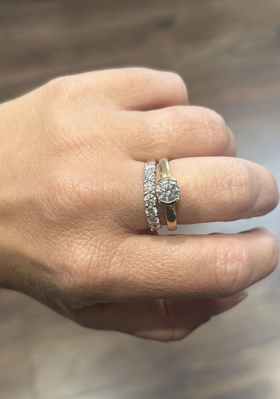Lab Grown 1.00ct Round 9ct Yellow Gold Narrow Semi Bezel Lab Grown Diamond Ring
