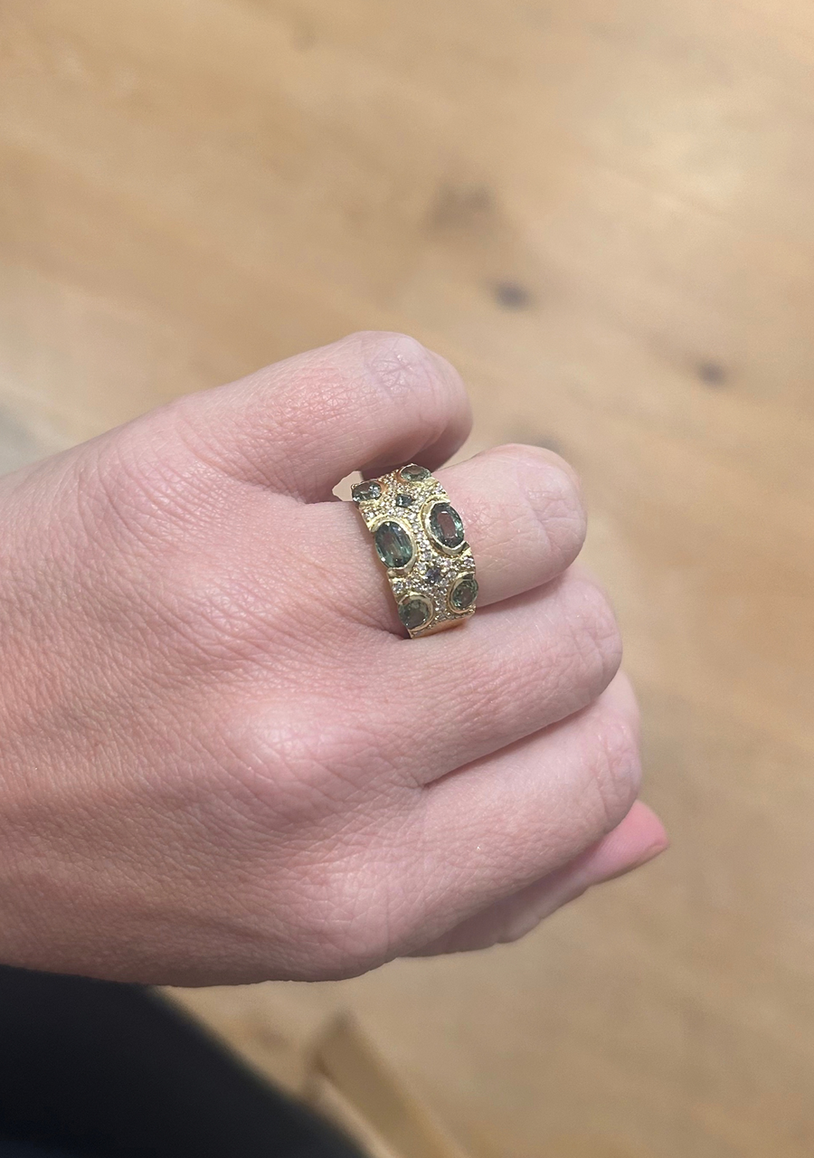 Green Sapphire & Diamond Ring in 18ct Yellow Gold