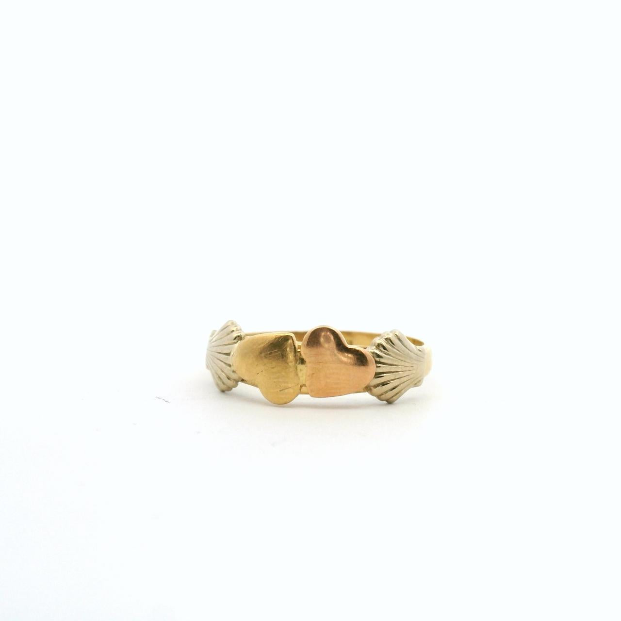 Estate 18ct Tri-Tone Heart & Shell Ring