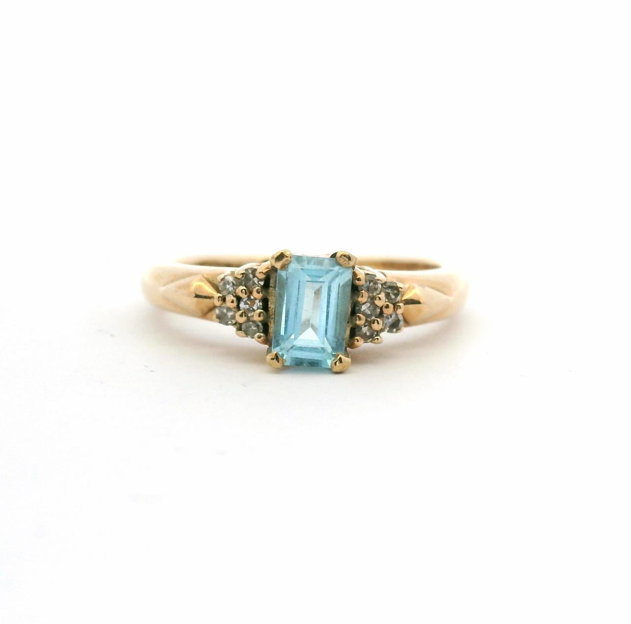 Estate 9ct Yellow Gold Blue Topaz & Diamond Ring