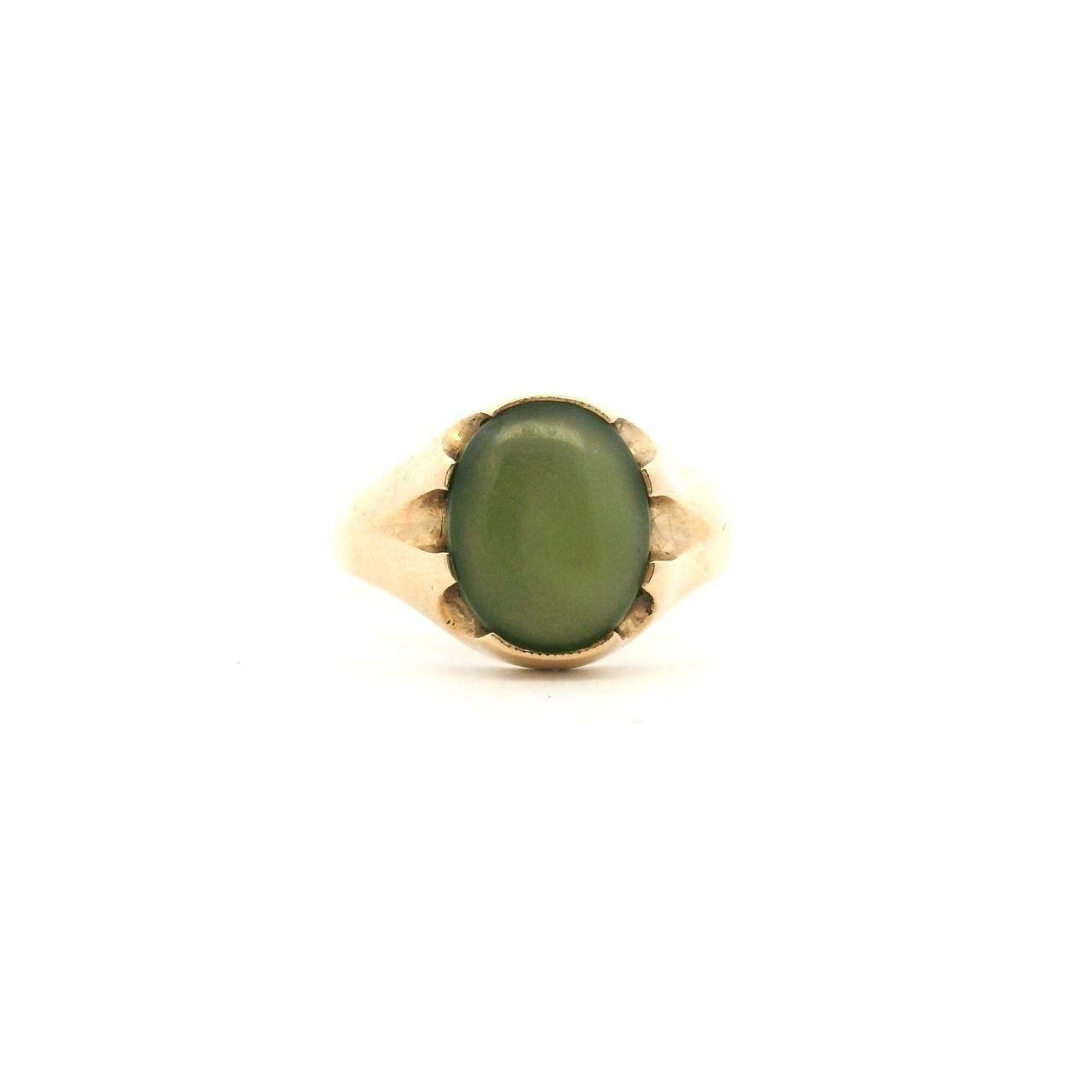 Estate 9ct Yellow Gold Oval Greenstone Ring Ring Size: M Weight: 3.10g