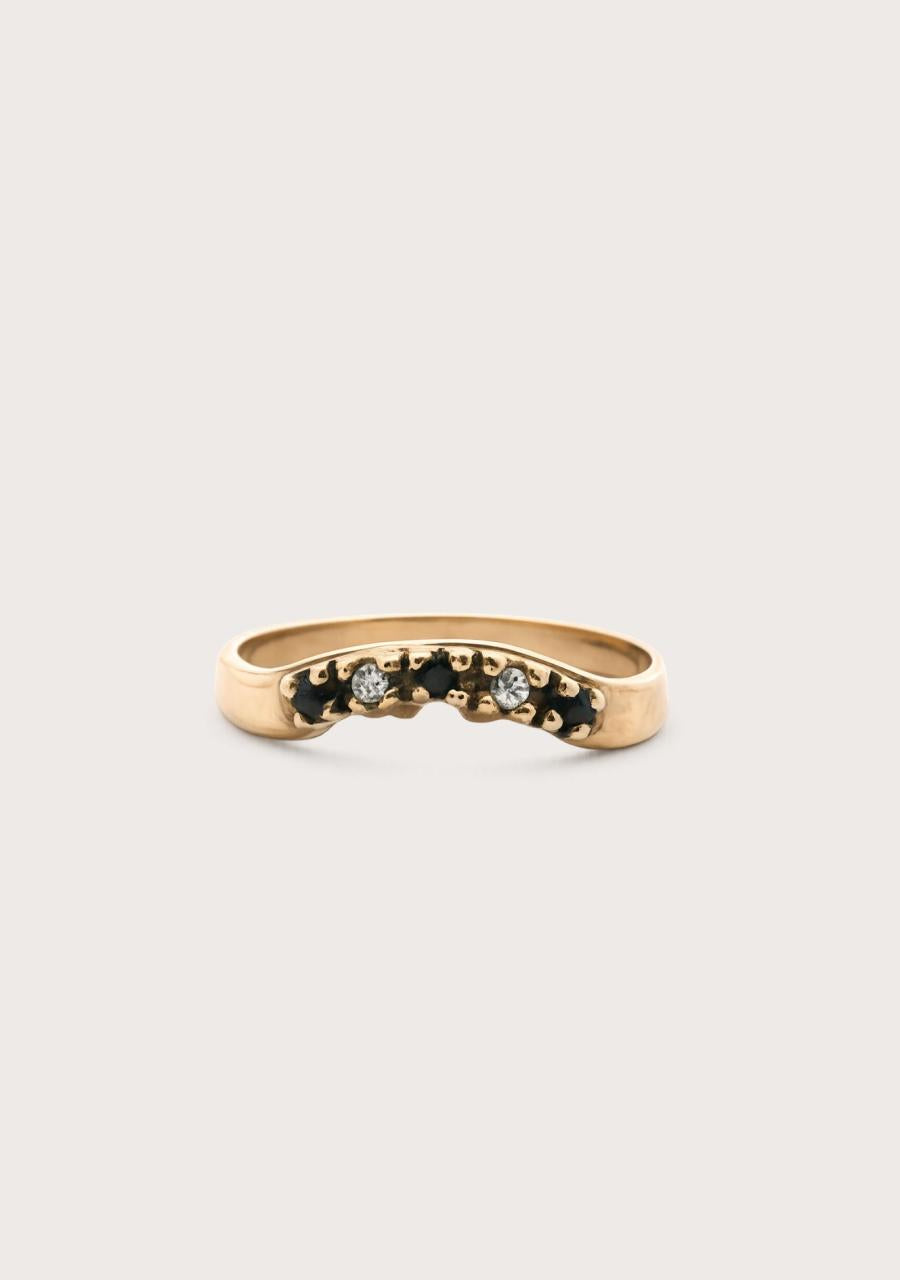 Estate 9ct Yellow Gold Sapphire & Diamond Ring Ring Size: L 1/2 Weight: 1.77g