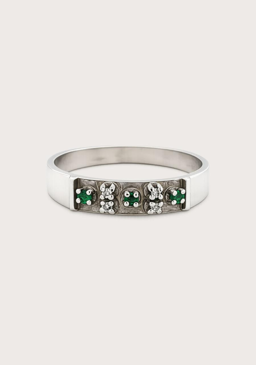 Estate 18ct White Gold Emerald & Diamond Band