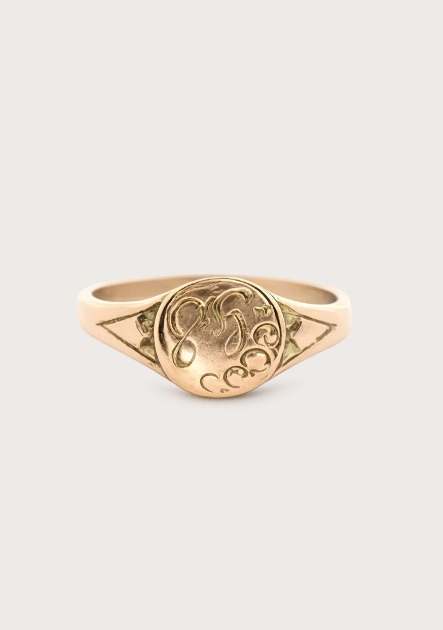 9ct Yellow Gold Round Engraved Signet Ring