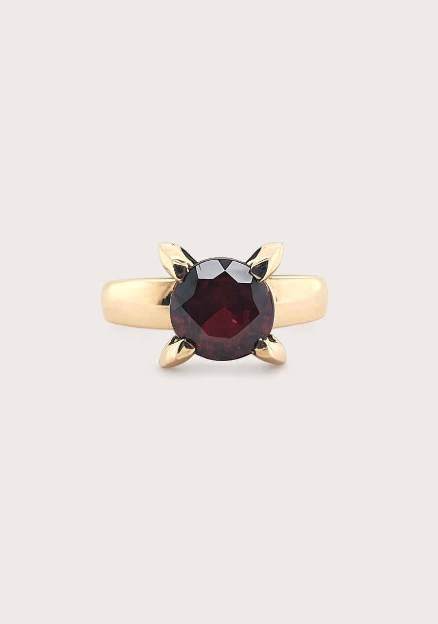 Estate 9ct Yellow Gold Garnet Large Claw Solitaire Ring