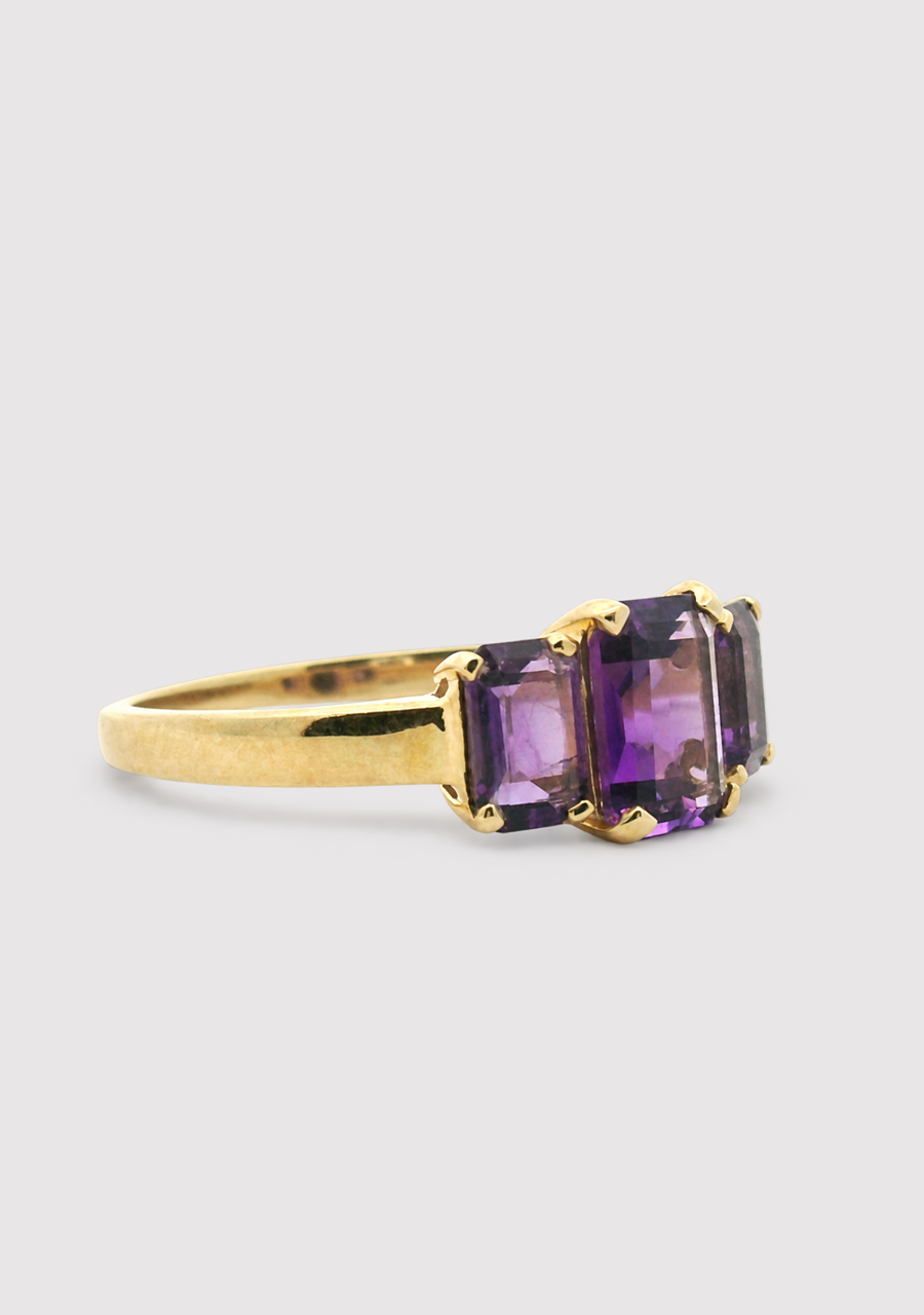 9ct Yellow Gold Trilogy Amethyst Ring