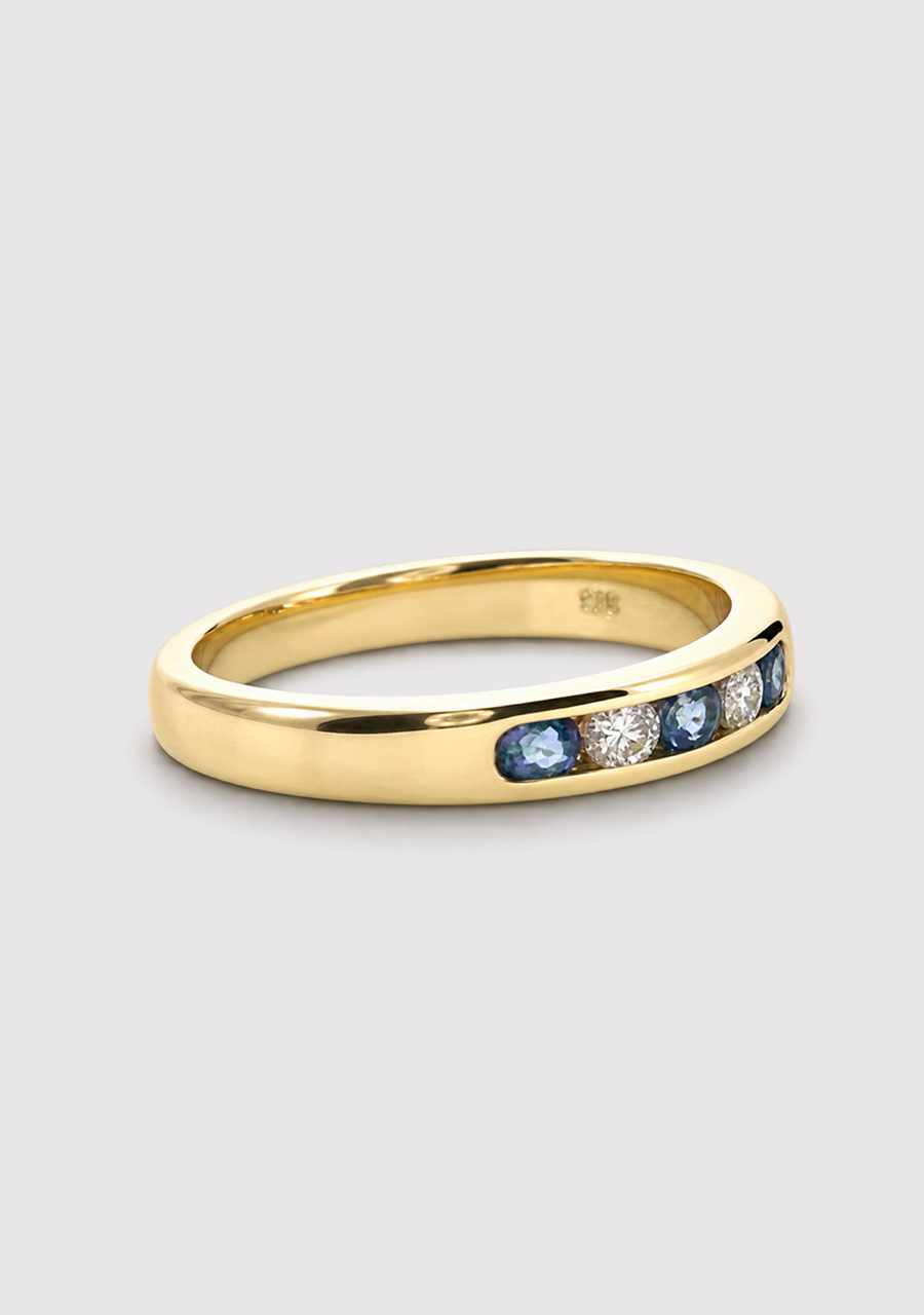 9ct Yellow Gold Ceylonese Sapphire & Diamond Channel Set Ring