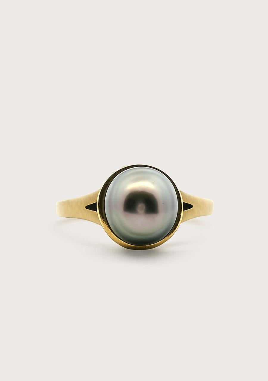 Estate 9ct Yellow Gold Rarotongan Black Button Pearl Split Band Ring