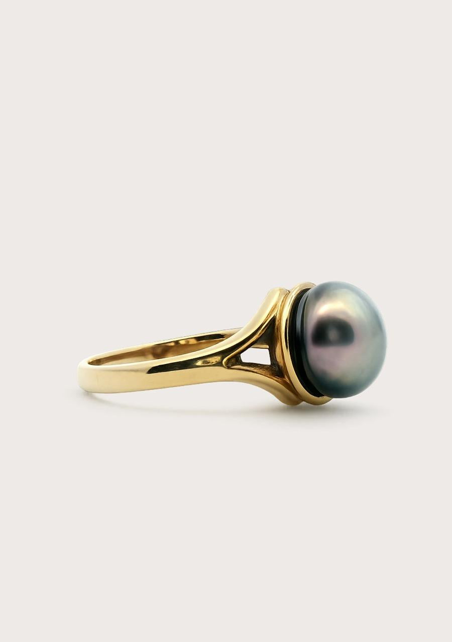 Estate 9ct Yellow Gold Rarotongan Black Button Pearl Split Band Ring