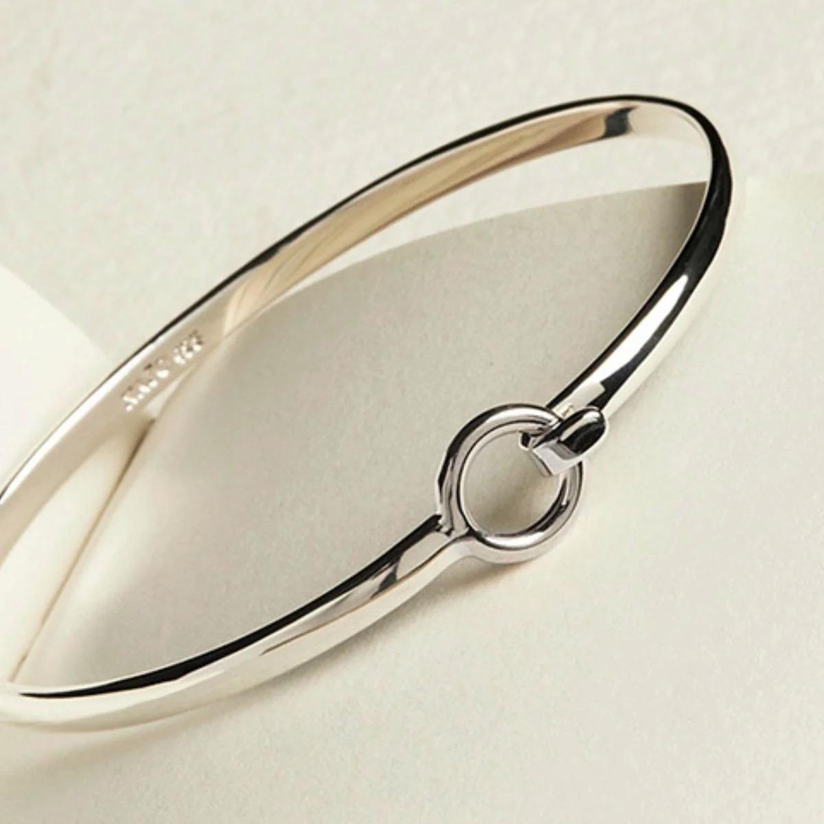 Najo Sterling Silver Loop & Latch Bangle