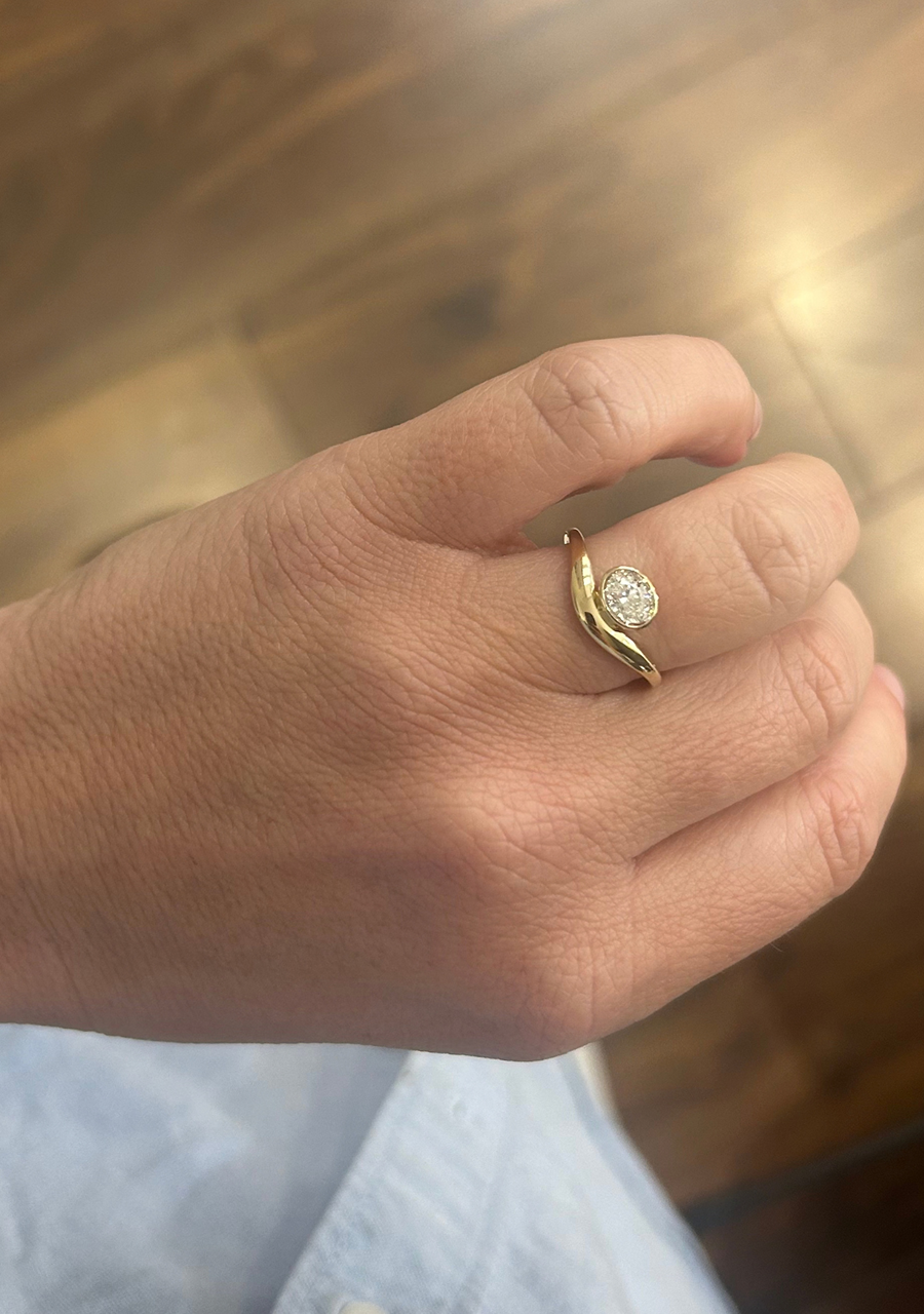 14ct Yellow Gold Oval Diamond Organically Shaped Ring