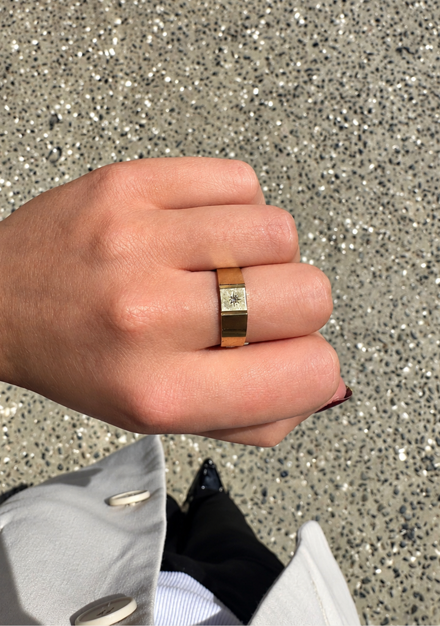 Estate 9ct Yellow Gold Diamond Star Set Square Signet Ring