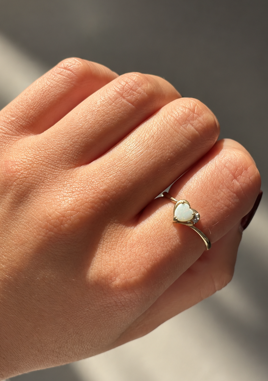 Estate 9ct Yellow Gold Heart White Opal Crystal & Diamond Ring