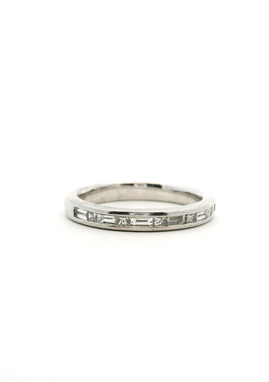 18ct white gold Baguette and Princess cut Diamond channel set band ring