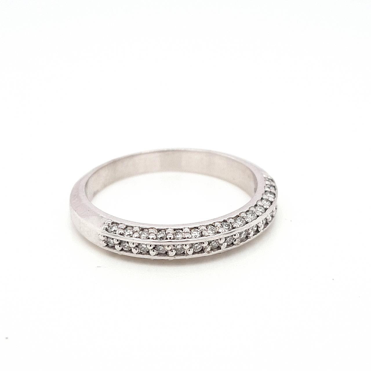 18ct White Gold 0.3018ct Round Brilliant Diamond Claw Set Band Ring